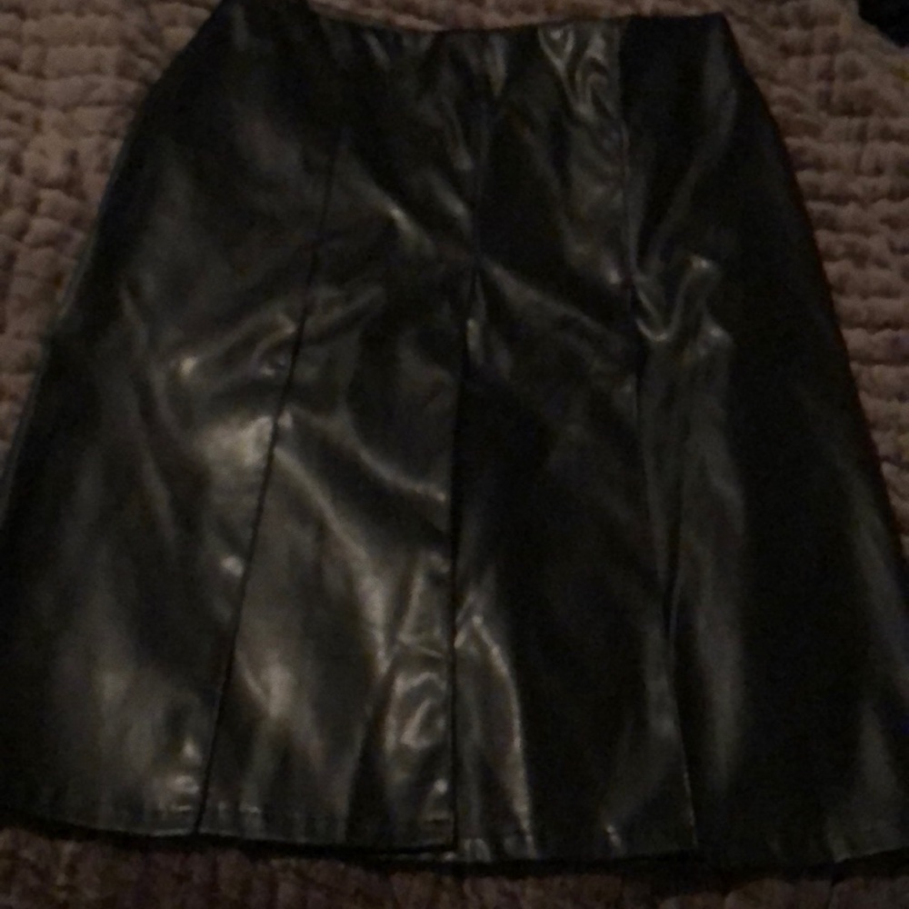 Black faux leather pleated skirt